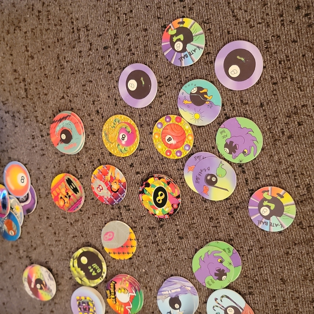 Set of 8 ball pogs